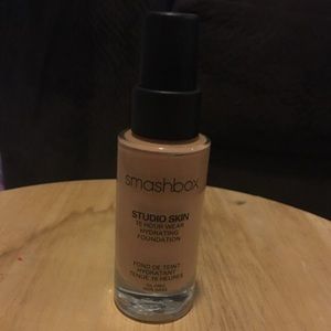 Smash box Studio Skin foundation
